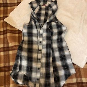 Plaid sleeveless cardigan/top